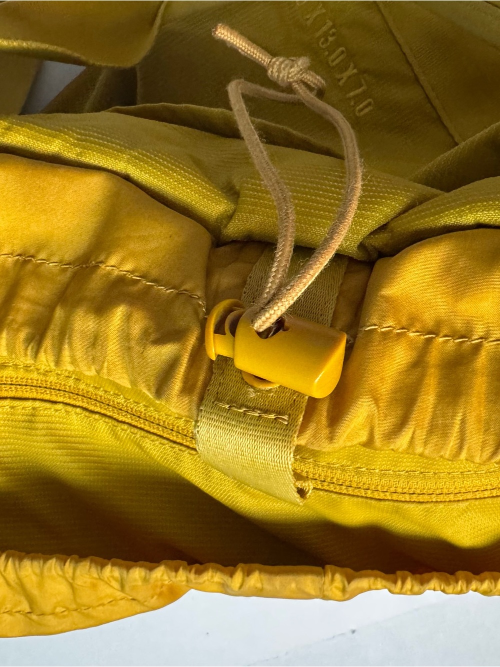 Rare Herschel Supply Co. Barnes Trail Tote In Yellow Mustard Water Resistant - Picture 8 of 15
